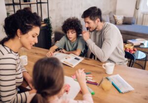 parents helping kids with goals
